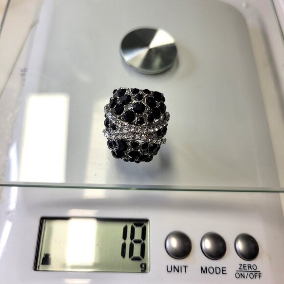 Flamboyant Black and Crystal Cocktail Fashion Ring - Picture 12 of 13